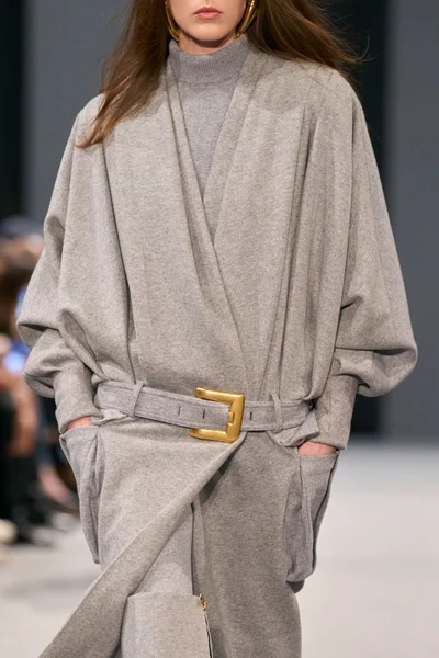 Look 28